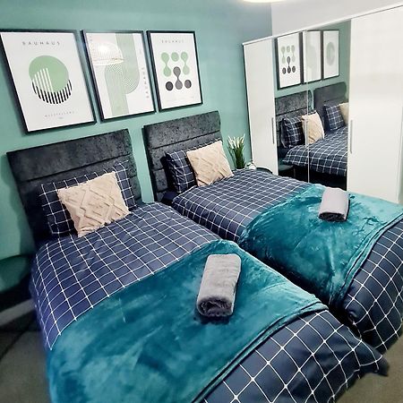 Bright 3Br Walking Distance To Town - Free Parking Apartment กลาสโกว์ ภายนอก รูปภาพ